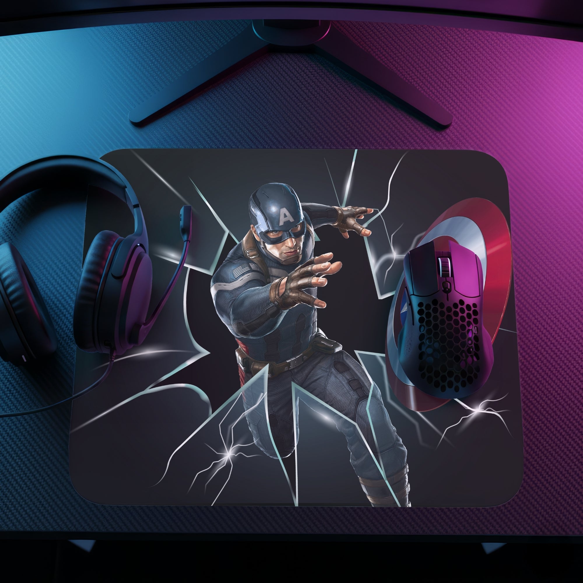 Captain America โ Shield Force Mouse Pad